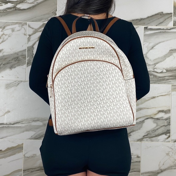 NWT Michael Kors Large Abbey Backpack - Picture 2 of 8